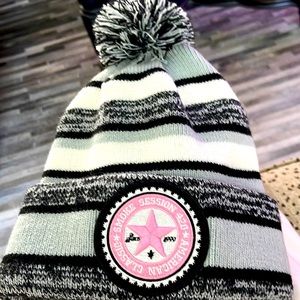 NWOT Winter hat “Smoke Session 420”